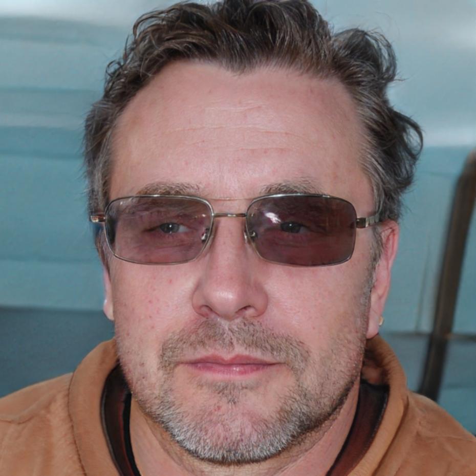 Dr. Thomas Müller - Finanzexperte